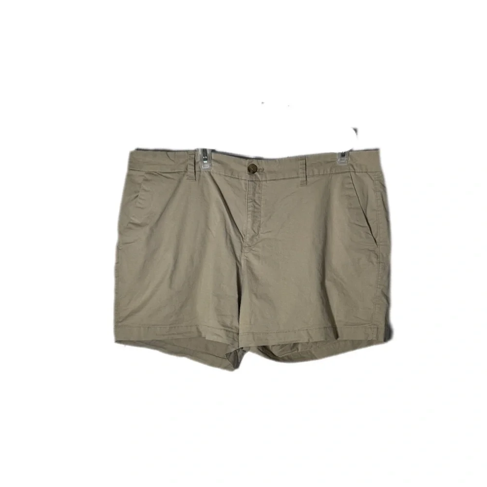 Old Navy Women's Khaki Flat Front Shorts